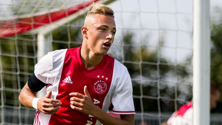 Ajax Geeft Jeugdspeler Noa Lang Contract Het Parool