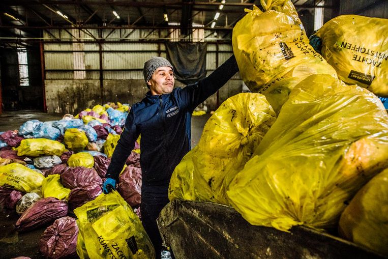 Nederland, kijk en leer: in België kleuren ze de vuilniszakken, zo recyclen een eitje