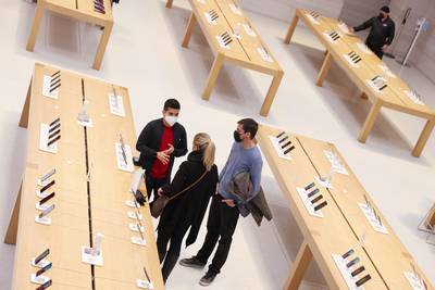 Apple gaat Amerikaans winkelpersoneel meer betalen