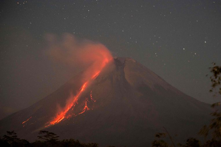 De Indonesische Merapi-vulkaan vlak na de uitbarsting.  Beeld AFP