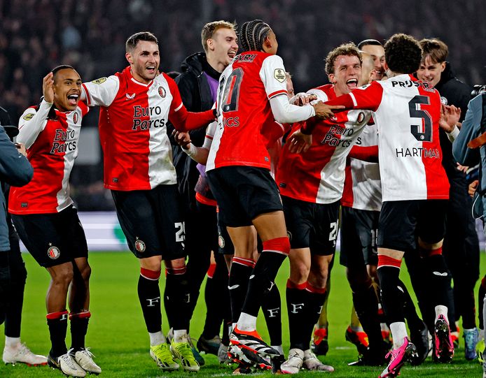 Feyenoord viert feest na bekerzege op PSV.