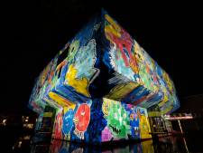 Jeugd zorgt voor Glow-spektakel bij het Van Abbemuseum: ‘Ze werken puur vanuit het hart en het gevoel’