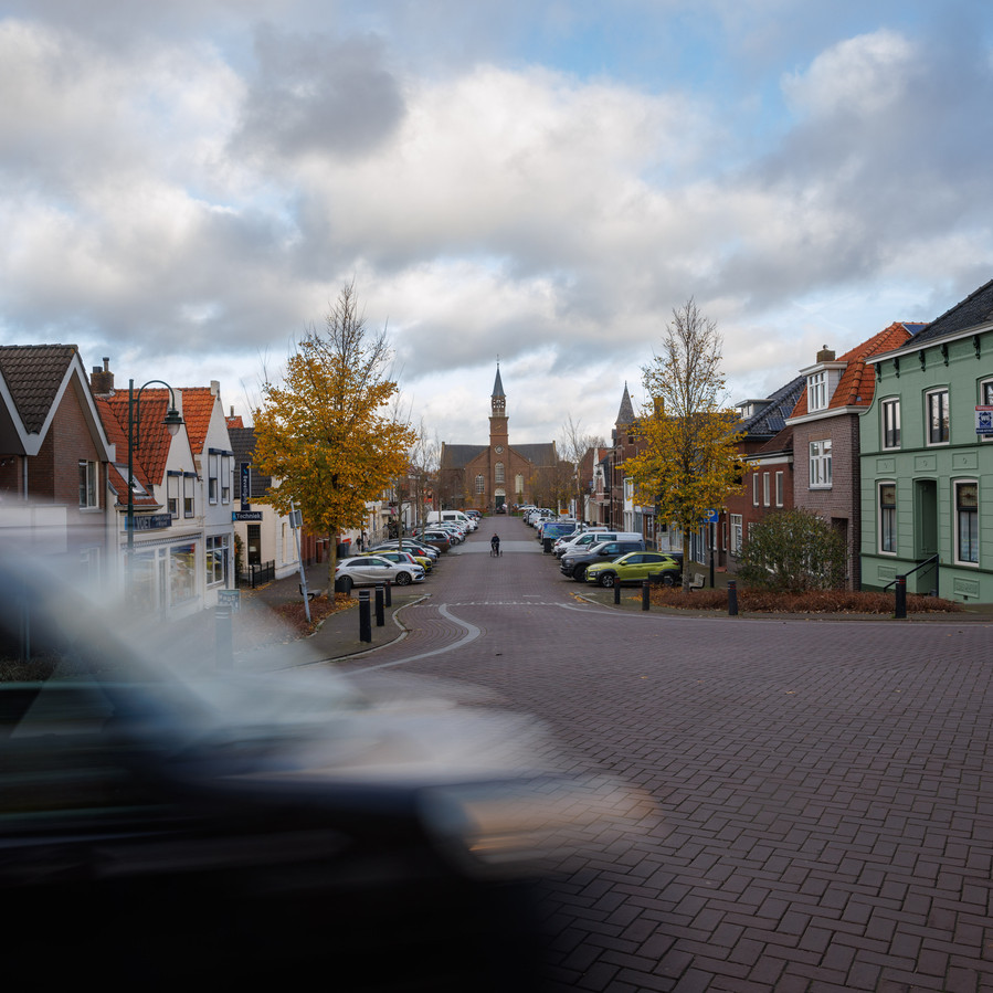De Voorstraat in Fijnaart is ook van belang voor mensen die er niet wonen, meent Fijnaarter Marcel Deelen.