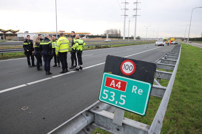 De politie zoekt naar de verdachte in het A4-gebied.