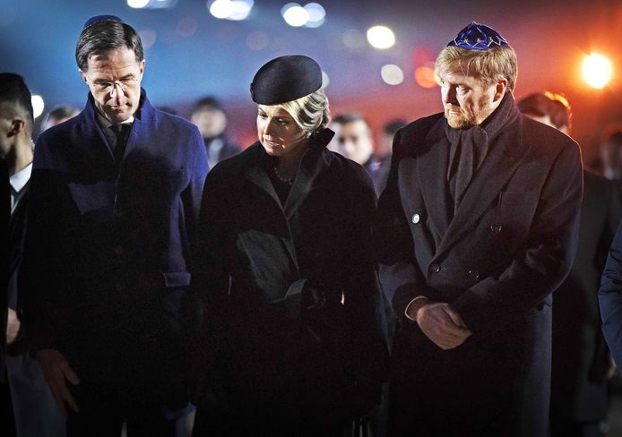 Koning Willem-Alexander, koningin Máxima en premier Mark Rutte tijdens de 75-jarige bevrijding van het voormalige Duitse concentratie- en vernietigingskamp Auschwitz-Birkenau.