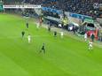 Mavropanos maakt eigen goal van enorme afstand in DFB Pokal