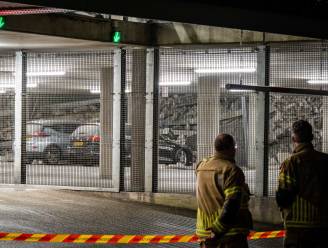 Parkeergarage deels ingestort bij ziekenhuis in Nederlandse stad Nieuwegein: vermoedelijk geen slachtoffers