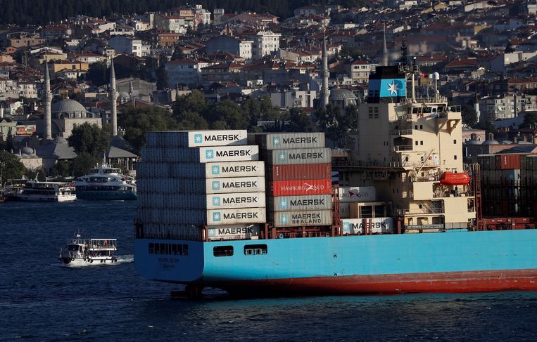 De Maersk Batam in de Bosporus.  Beeld Reuters
