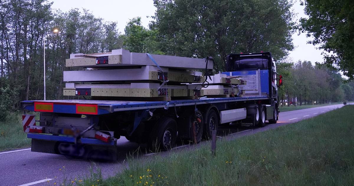 Vrachtwagenchauffeur rijdt door rood bij vertrouwd kruispunt in Gilze: dat heeft fatale gevolgen voo
