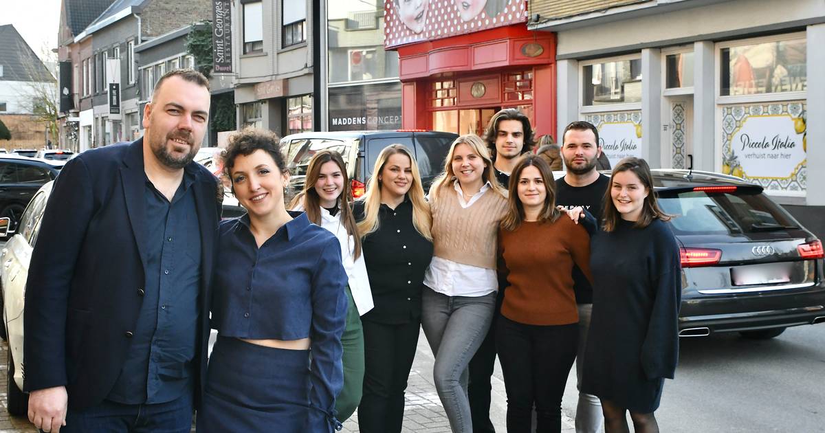 Restaurant Piccola Italia verruilt SintMichielsplein voor Wallenstraat