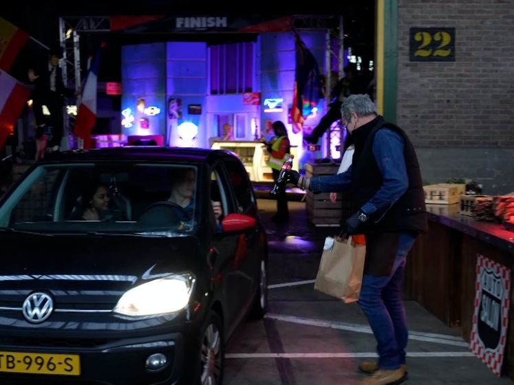 Over het circuit rijden om een hapje eten te halen