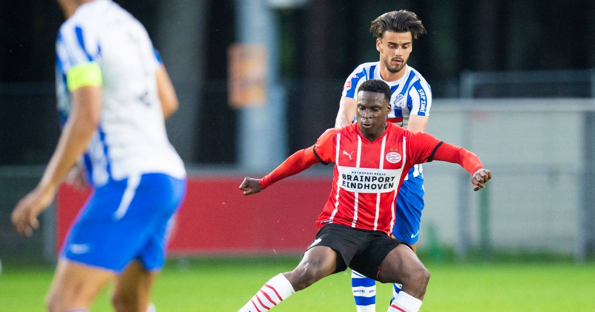 Emmanuel van de Blaak oogst lof bij Jong PSV: ‘Winnen na zo'n wedstrijd geeft een heerlijk gevoel’