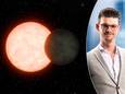 Links exoplaneet Gliese 12b, rechts wetenschapsexpert Martijn Peters.