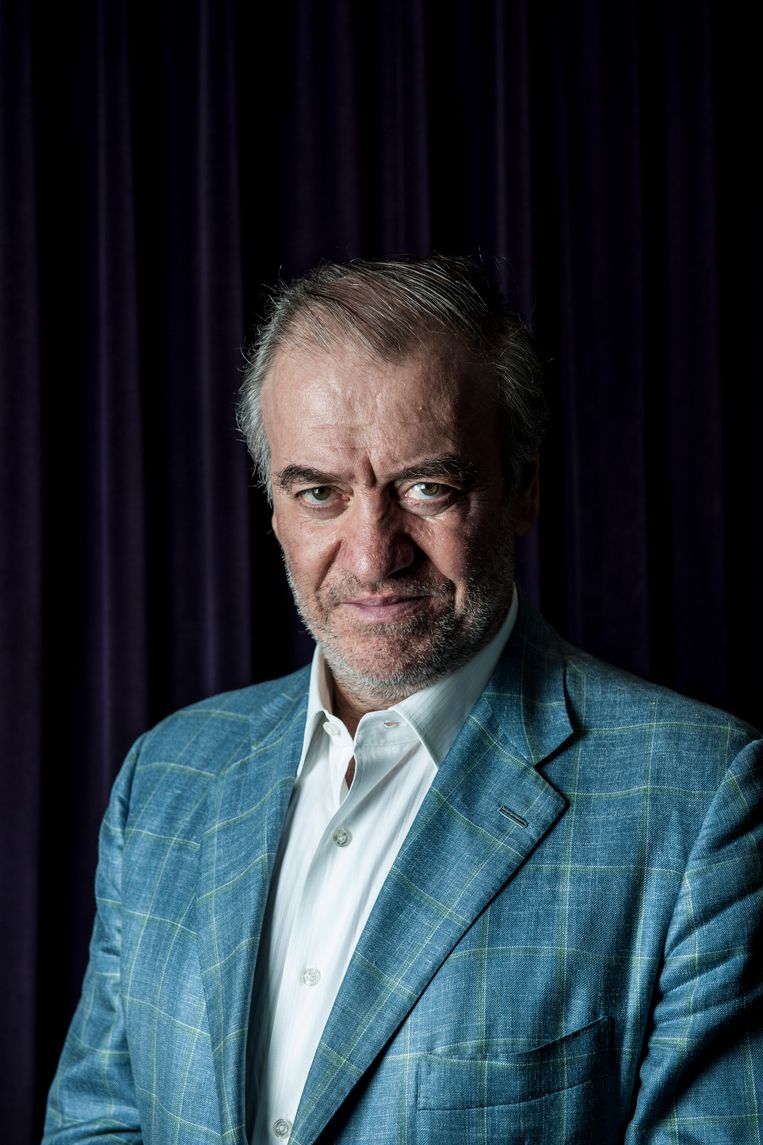 Top conductor Gergiev has to choose between Putin and the West