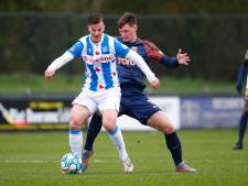Geplaagde spits Bialek trefzeker voor Vitesse in oefenduel met Heerenveen 