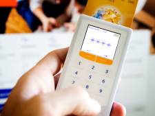 Gokverslaafde medewerker met 8 rekeningen en 68 creditcards lichtte bank voor bijna miljoen op