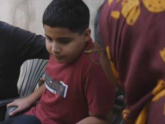 KIJK. Youssef (11) raakte heel zijn familie kwijt na overstroming in Libië en spoelde als enige levend aan