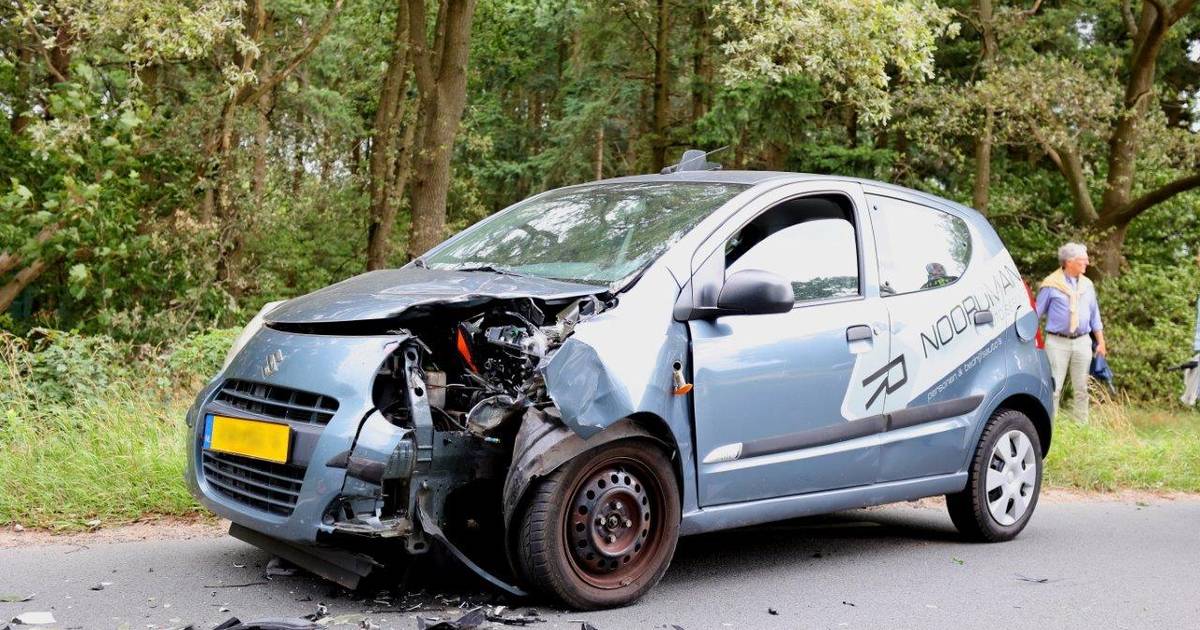 Motorrijder gewond bij frontale botsing met auto in Helvoirt.