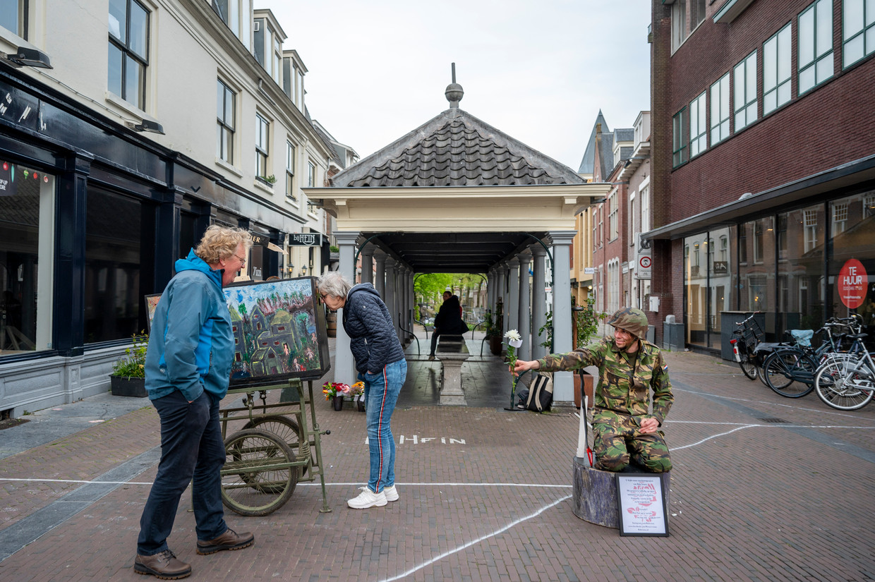 Bob Venus vraagt in Amersfoort aandacht voor de oorlog in Oekraïne.