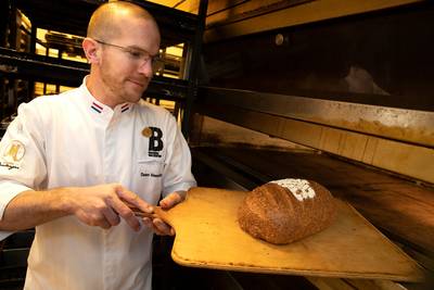 Gelders Eiland krijgt zijn eigen brood van meesterbakker en bevriende boeren