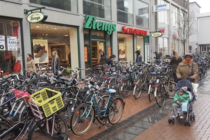 Fietsenchaos doet Ziengs de das om Nijmegen gelderlander