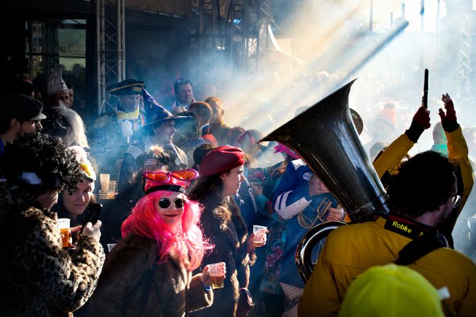 17137 Carnavalsdrukte Helmond