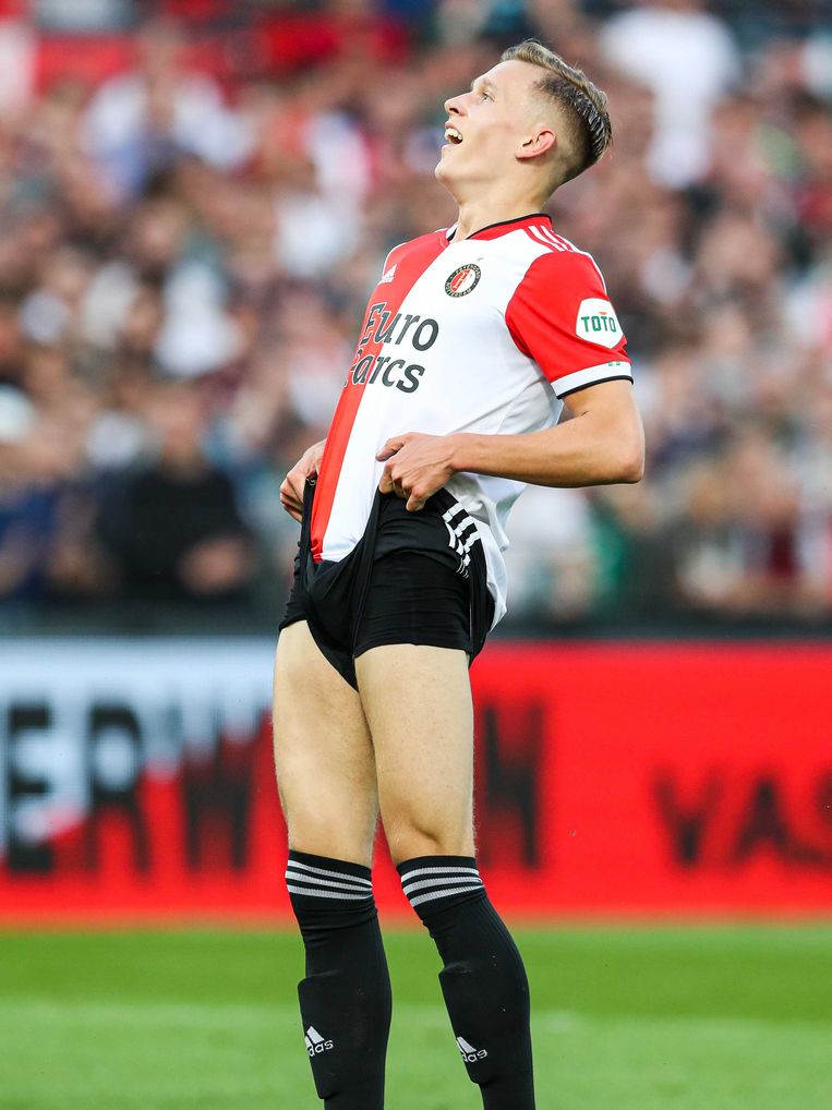 Marcus Pedersen baalt van een gemiste kans tijdens Feyenoord - FC Luzern in de Kuip, 12 augustus 2021. Beeld ANP