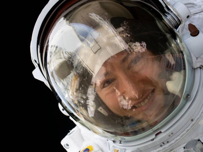 Recordbrekende astronaut keert na 328 dagen terug naar de aarde