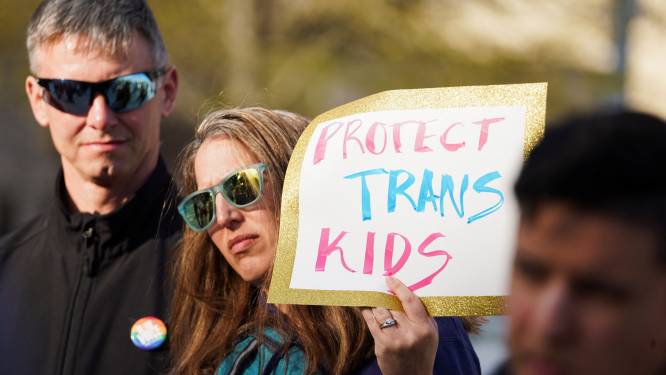 Ruim 1 op de 5 trans kinderen en jongeren in VS is recht op genderbevestigende zorg al kwijt, Iowa nu ook ‘rode staat’