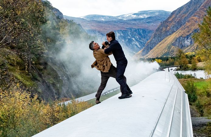 Esai Morales e Tom Cruise in Mission: Impossible Reckoning Parte 1.