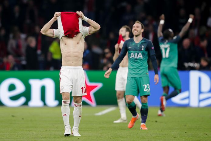 Ook Achterhoekse Kroegen Balen Van Uitschakeling Ajax In Champions League Bronckhorst 6695