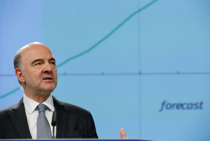 Europees Commissaris Pierre Moscovici presenteerde de lentevooruitzichten.