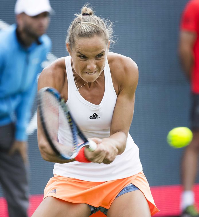 Rus in actie tegen de Hongaarse Babos op de Ricoh Open Tennis.
