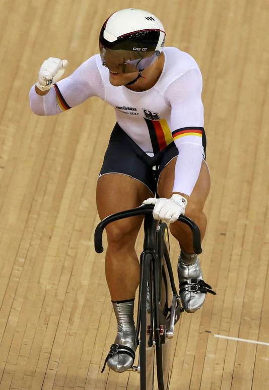 Cycliste sur piste discount francais