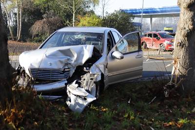 Bestuurder gewond bij botsing in Wanroij