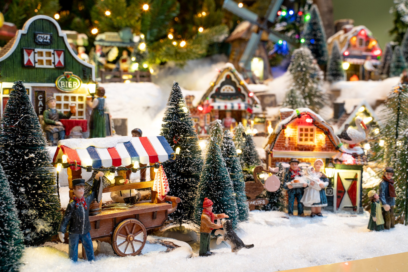 Oeh la la! Een vibrator in je kerstboom dit zijn de kersttrends van