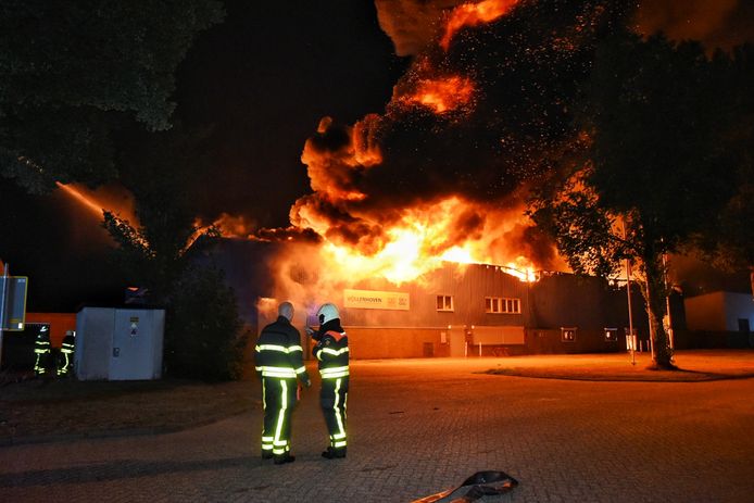 Zeer grote brand aan de Kroonstraat in Tilburg