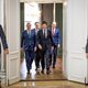 Het 'we zijn er uit'-moment: zaaltje zorgvuldig uitgelicht, Rutte voorop