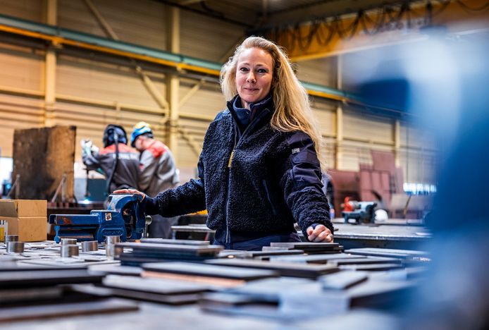 Jacqueline van der Heijden werd als kind al verliefd op lassen. ,,Het ziet er spectaculair uit, vooral die spetters en vonkenregen. Ik kan het moeilijk uitleggen, maar dít was het gewoon voor mij.’’