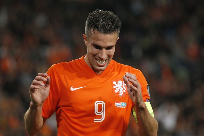 verzekering hoffelijkheid Korst Van Persie is niet meer de juiste aanvoerder van Oranje' | Nederlands  voetbal | AD.nl