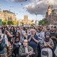 Luister in het huidige asielopvangschandaal naar de boze burger, maar verschuil je er niet achter