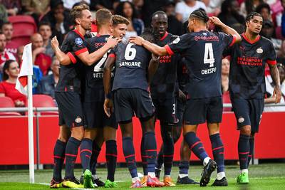 Schreuder en Ajax moeten Johan Cruijff Schaal na doelpuntenkermis aan PSV laten, gewezen Antwerp-target Til scoort er drie