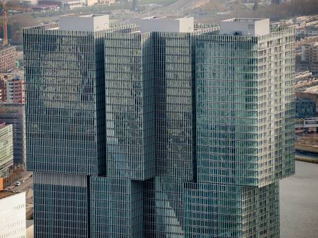 Donkere wolken boven Rotterdams stadhuis: gemeente zet zich schrap voor stevige bezuinigingen