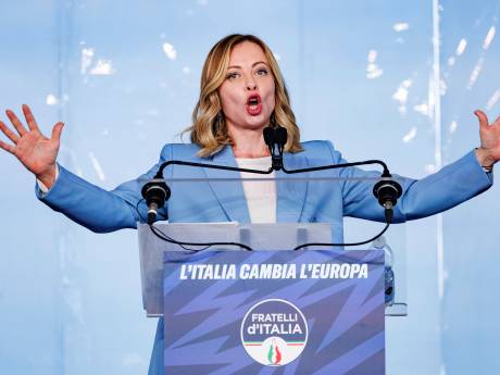 Giorgia Meloni tête de liste de son parti d’extrême droite aux européennes
