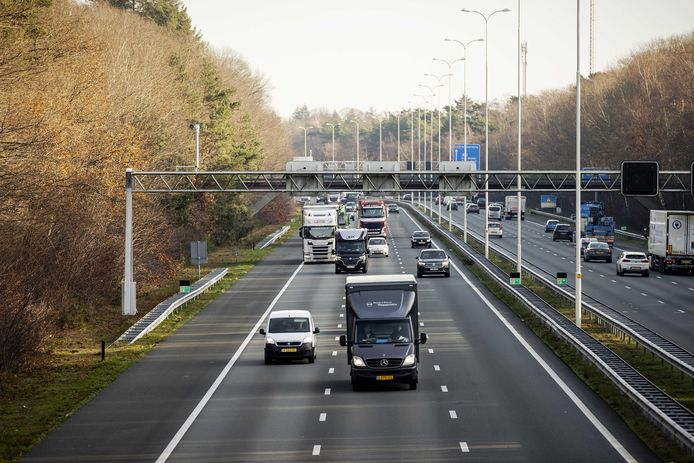 Verkeer op de A28 bij Zeist.