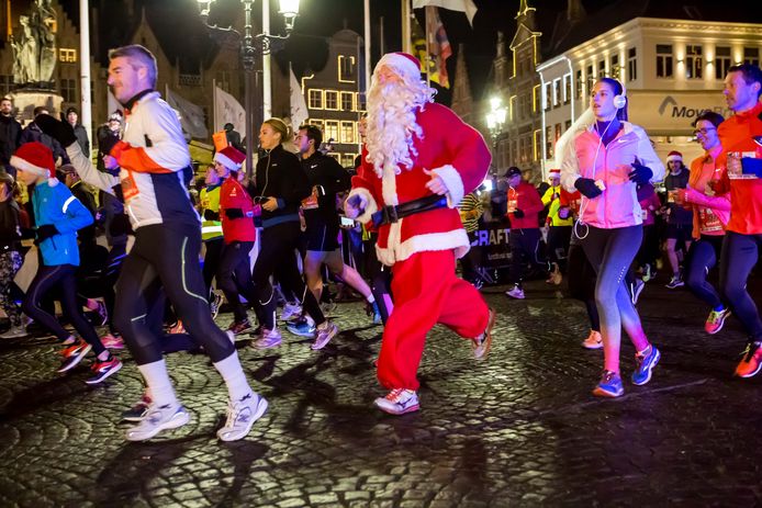 De Kerstloop, hier de editie van 2016, gaat op vrijdag 3 december zeker door. “Maar pas wanneer het startschot klinkt, mag het mondmasker af.”