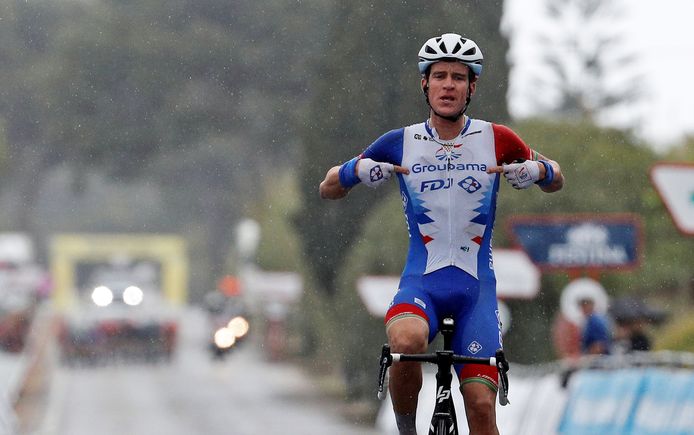 Scotson wint in de regen in Valencia.