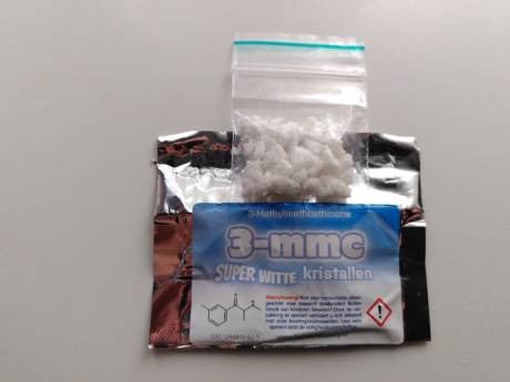 Roep om verbod op designerdrug ‘Poes’ klinkt steeds luider: ‘Gaat soms om jongeren van maar 14 jaar’