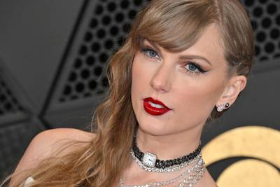 Qmusic-dj Domien Ver­schuuren draait lied dat van Taylor Swift zou zijn vóórdat het uit is, fans woedend
