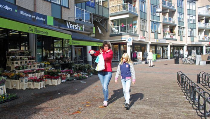 Geen besluit koopzondag Houten, maar referendum Utrecht AD.nl